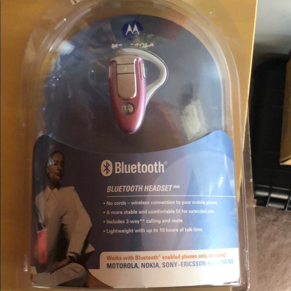 Women’s Bluetooth headset brand new